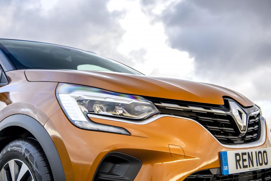  Renault Captur Iconic 2019 года  (UK) (фото 21 из 40)